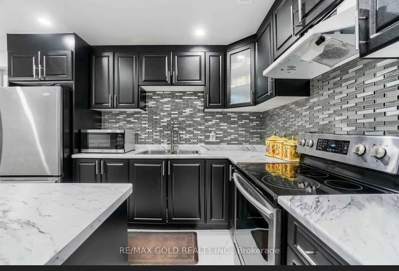 66 Zelda Rd, Brampton, L6R 0B6 | Image 3