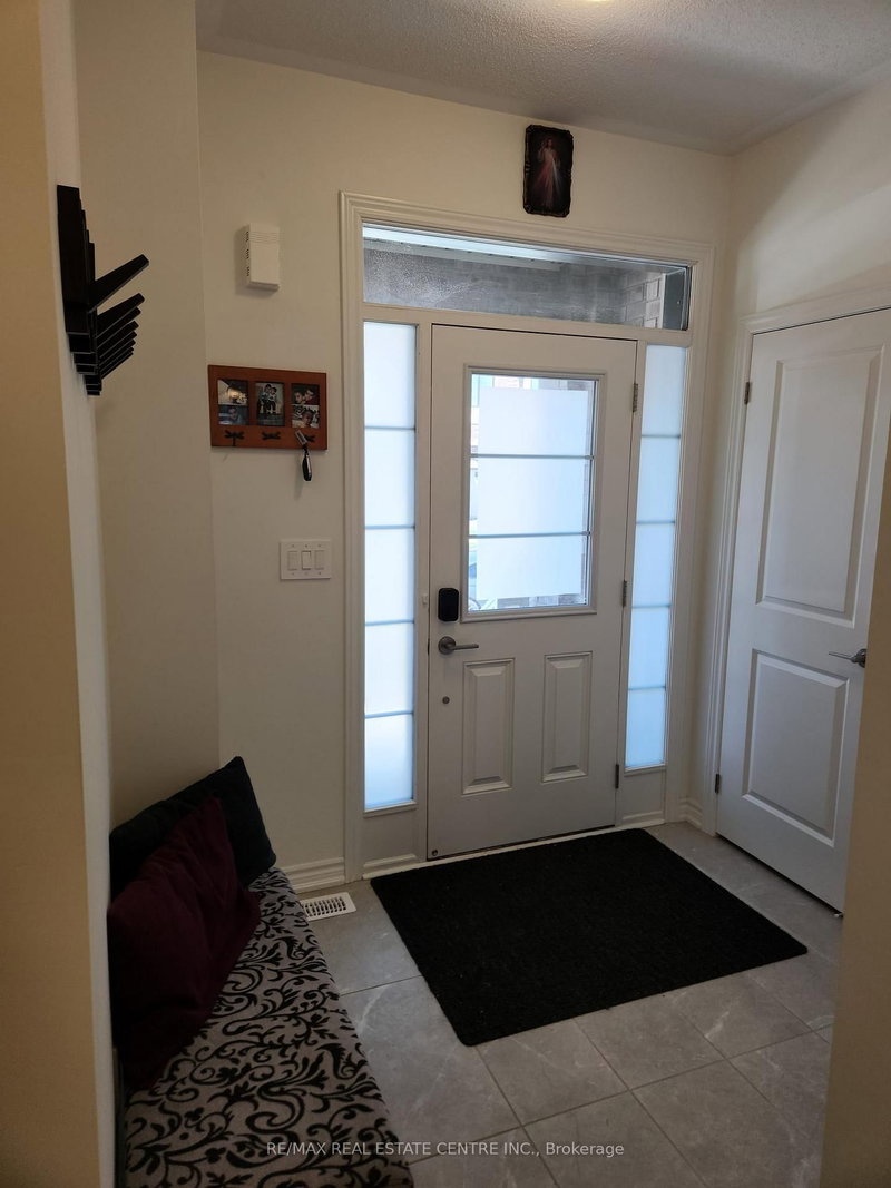 292 BERGAMOT Ave, Milton, L9E 2G1 | Image 3