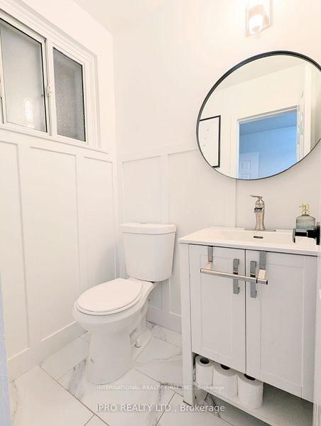 Townhouse for sale at 52 Vodden Court, Brampton, Ontario, L6V 2V7 - Brampton North - MLS: W12956340