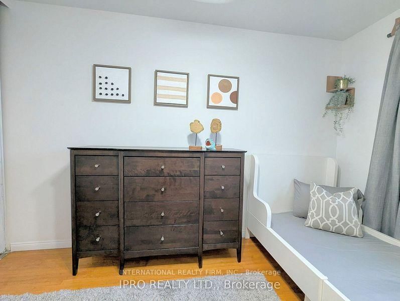 Townhouse for sale at 52 Vodden Court, Brampton, Ontario, L6V 2V7 - Brampton North - MLS: W12956340