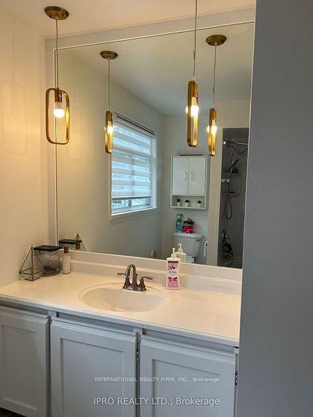 Townhouse for sale at 52 Vodden Court, Brampton, Ontario, L6V 2V7 - Brampton North - MLS: W12956340