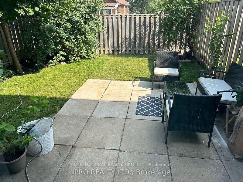 Townhouse for sale at 52 Vodden Court, Brampton, Ontario, L6V 2V7 - Brampton North - MLS: W12956340