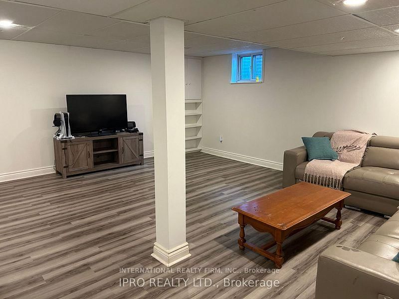 Townhouse for sale at 52 Vodden Court, Brampton, Ontario, L6V 2V7 - Brampton North - MLS: W12956340