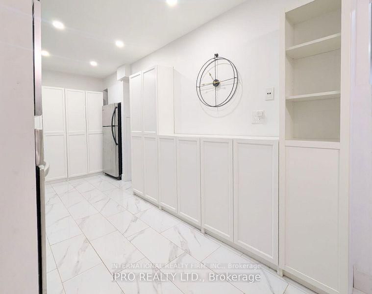 Townhouse for sale at 52 Vodden Court, Brampton, Ontario, L6V 2V7 - Brampton North - MLS: W12956340