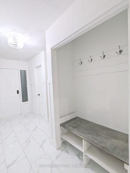 Townhouse for sale at 52 Vodden Court, Brampton, Ontario, L6V 2V7 - Brampton North - MLS: W12956340