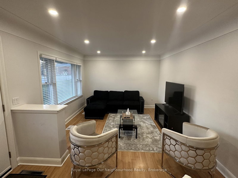 45 Main St N, Milton, L0P 1B0 | Image 2