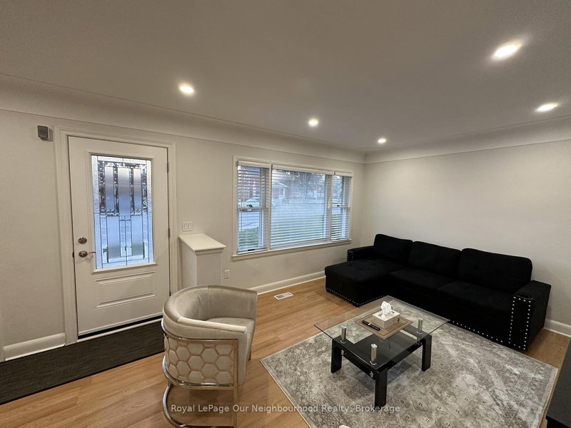 45 Main St N, Milton, L0P 1B0 | Image 3