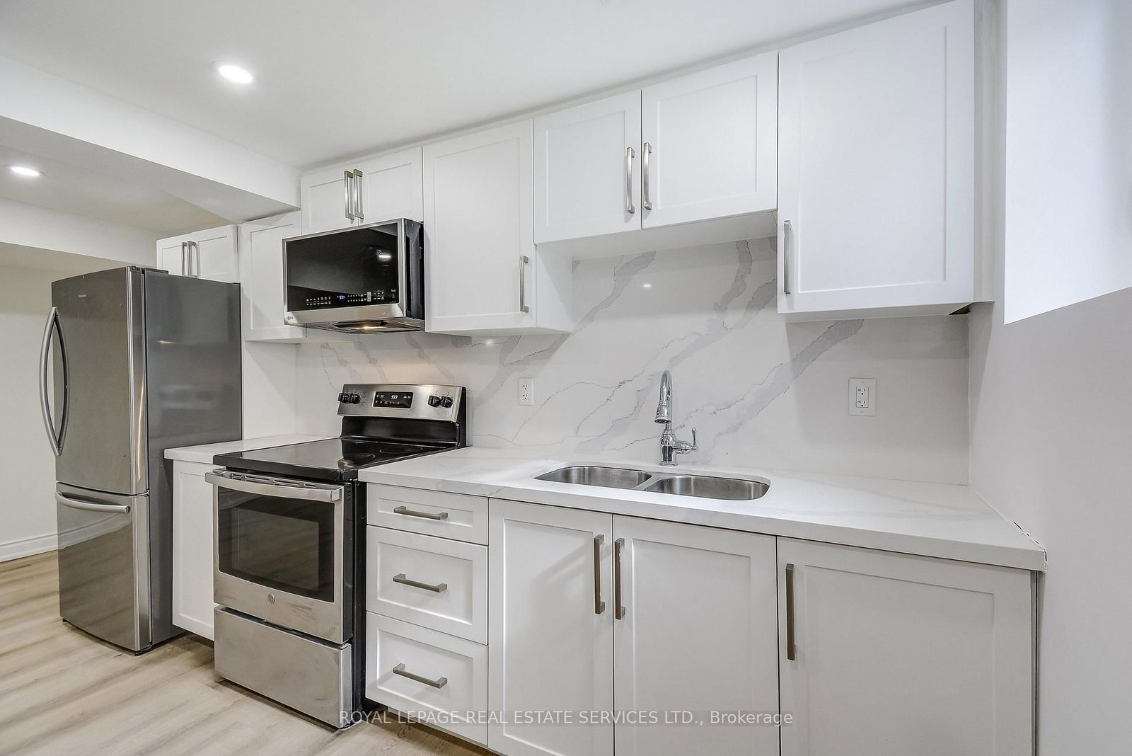 277 Mississaga Street, Unit LOWER - Photo 12