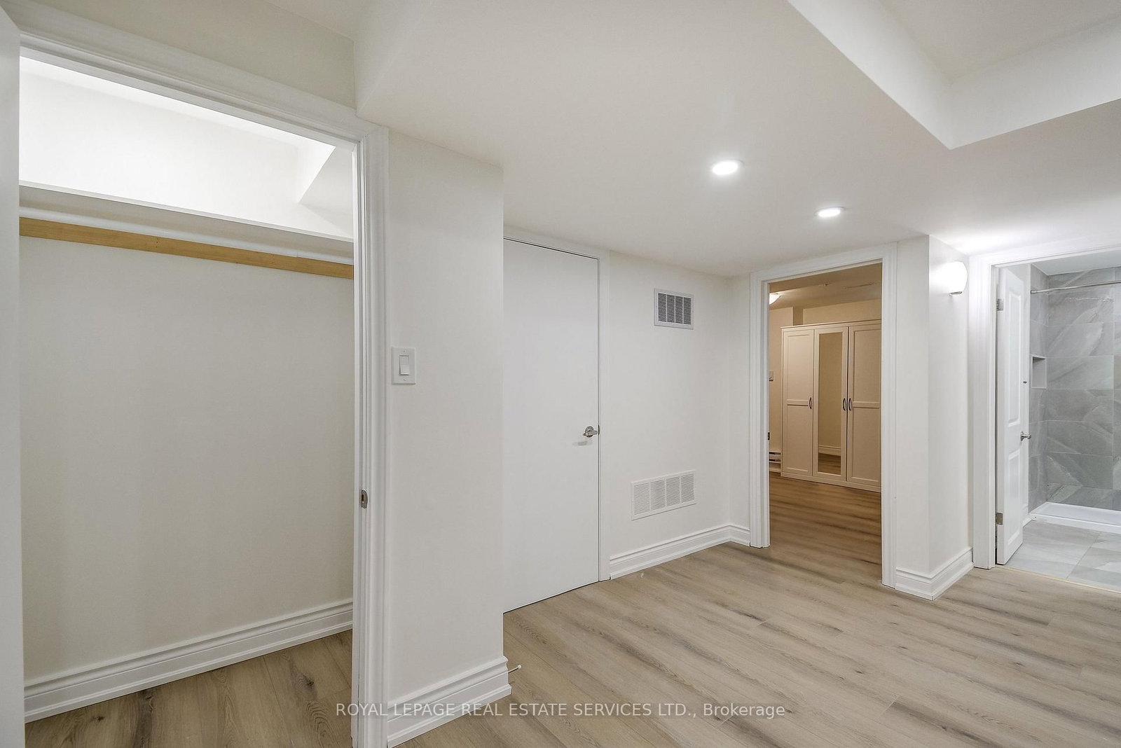 277 Mississaga Street, Unit LOWER - Photo 24