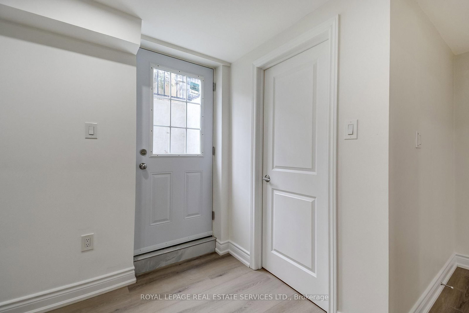 277 Mississaga Street, Unit LOWER - Photo 5