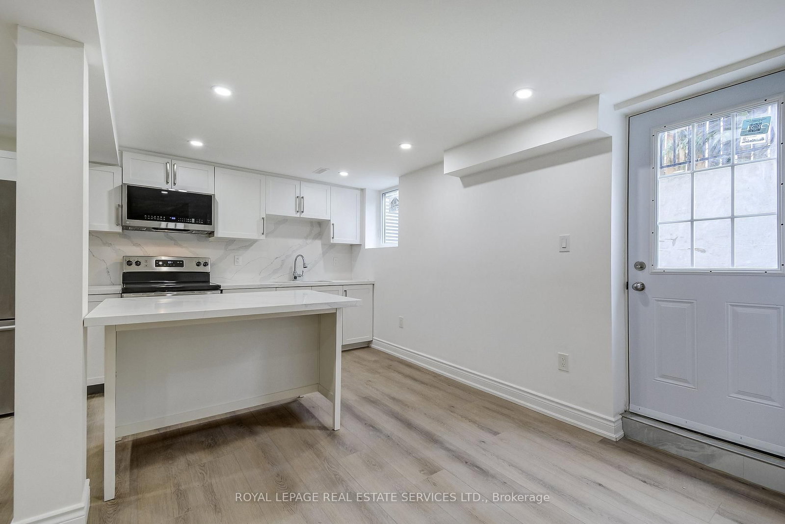 277 Mississaga Street, Unit LOWER - Photo 9