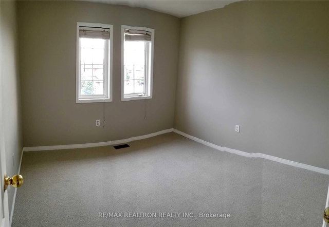 6043 Coxswain Crescent