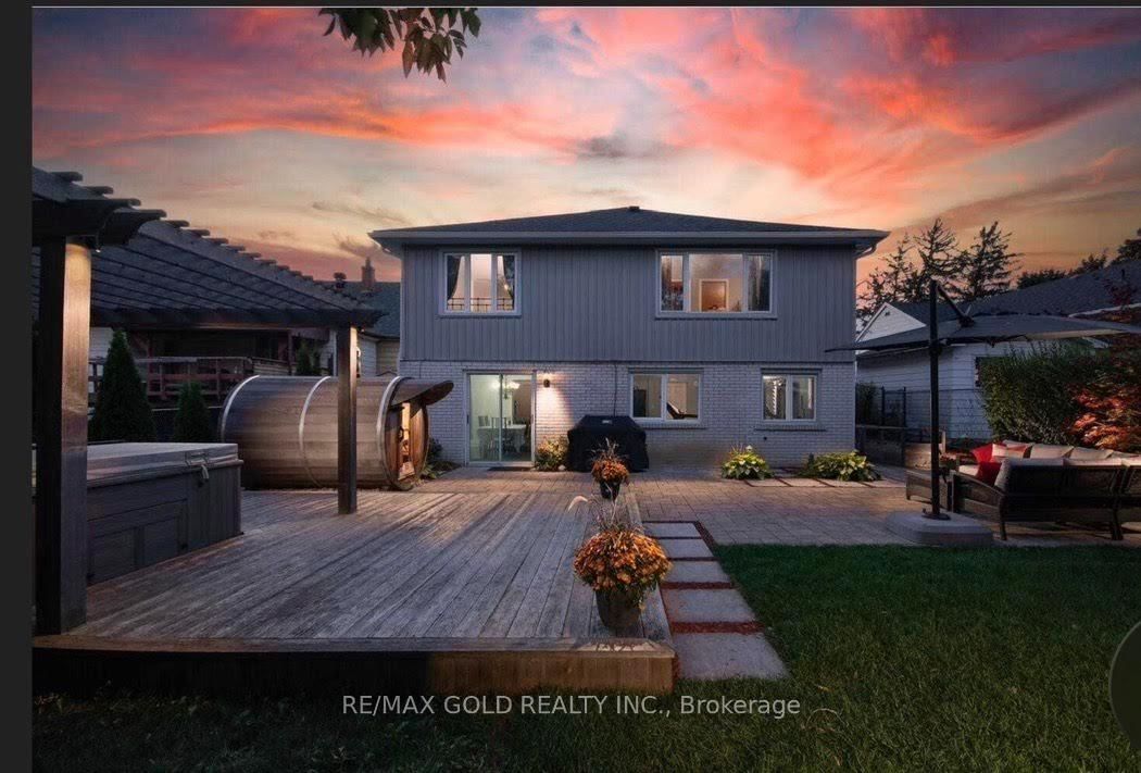 Detached House for sale at 59 Royce Avenue, Brampton, Ontario, L6Y 1J8 - Downtown Brampton - MLS: W12956838