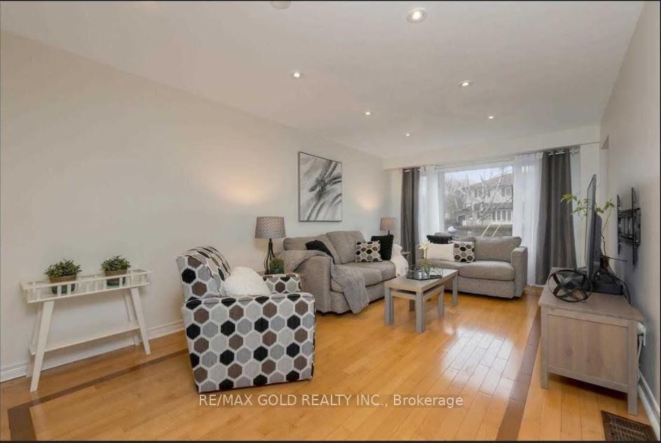 Detached House for sale at 59 Royce Avenue, Brampton, Ontario, L6Y 1J8 - Downtown Brampton - MLS: W12956838