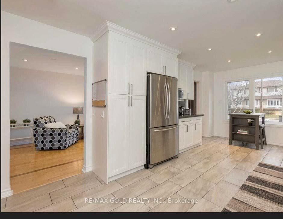 Detached House for sale at 59 Royce Avenue, Brampton, Ontario, L6Y 1J8 - Downtown Brampton - MLS: W12956838