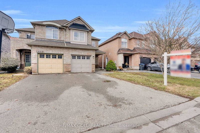 5842 Questman Hllw, Mississauga, L5M 6P3 | Image 2