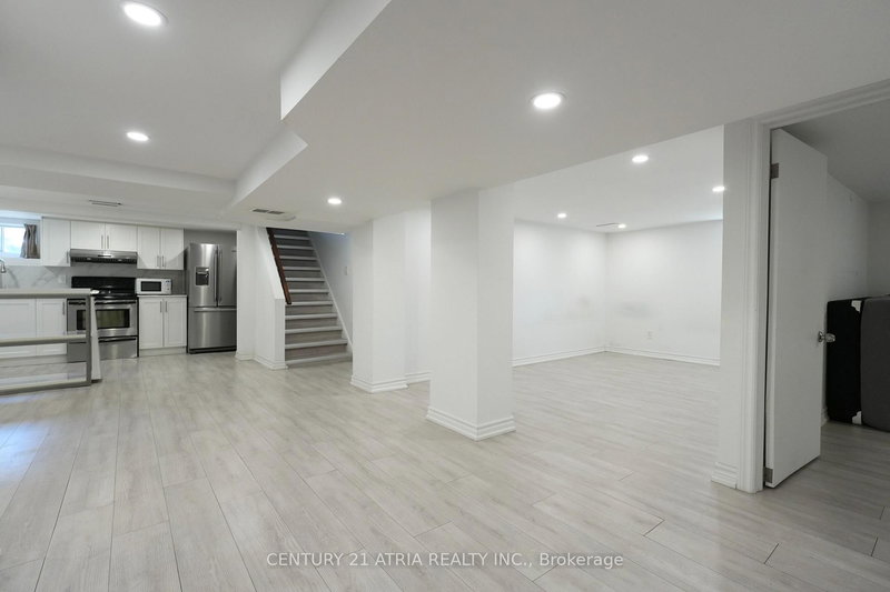 Lower - 1070 Fergus Ave, Mississauga, L5E 2P1 | Image 3