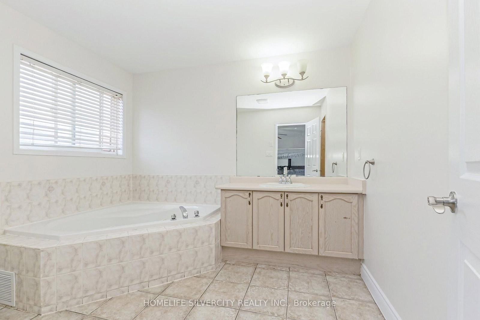 Detached House for sale at 19 Vintage Gate, Brampton, Ontario, L6X 4C4 - Fletcher's Creek Village - MLS: W12957170