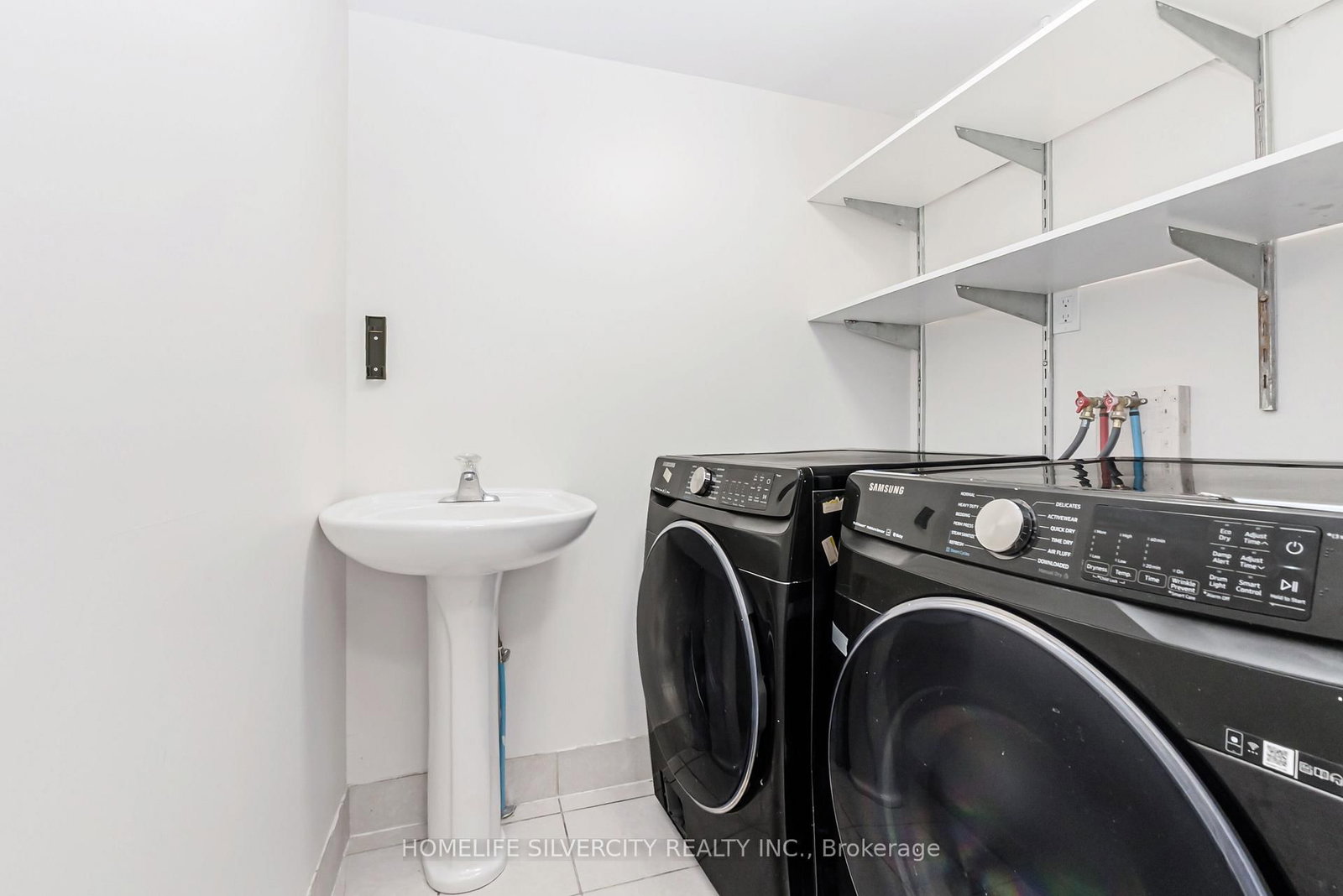 Detached House for sale at 19 Vintage Gate, Brampton, Ontario, L6X 4C4 - Fletcher's Creek Village - MLS: W12957170