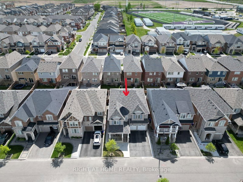 1190 Mceachern Crt, Milton, L9E 1E5 | Image 2