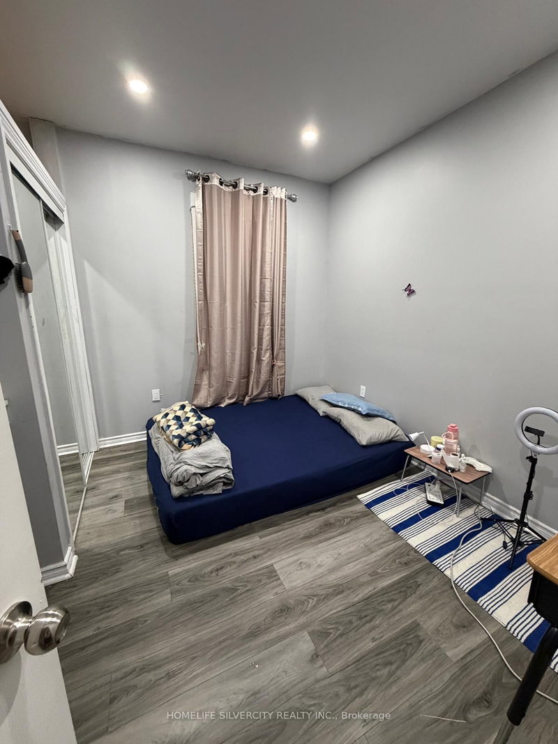 8B Times Rd, Toronto, M6E 3B7 | Image 2