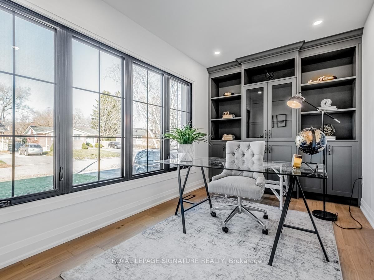 Detached House for sale at 5502 Eaton Avenue, Burlington, Ontario, L7L 3S8 - Appleby - MLS: W12957782