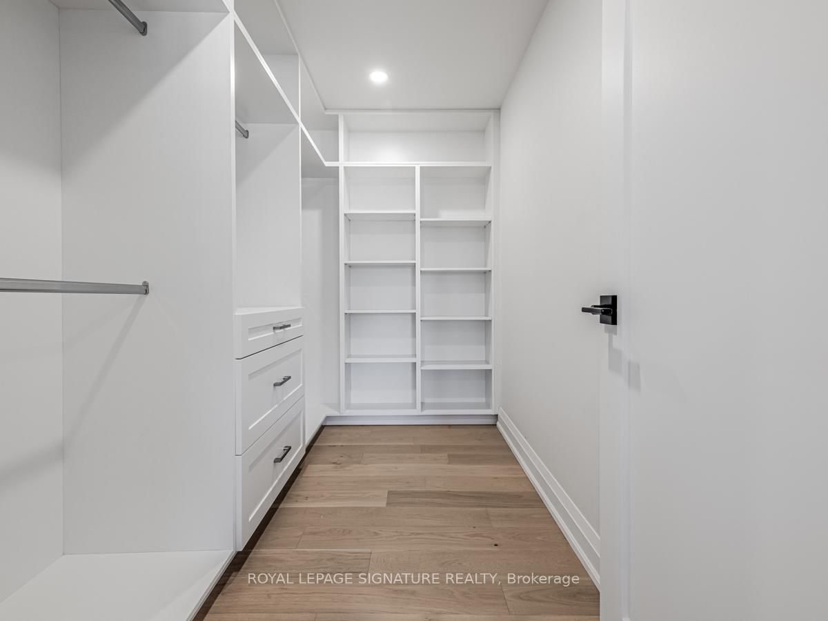 Detached House for sale at 5502 Eaton Avenue, Burlington, Ontario, L7L 3S8 - Appleby - MLS: W12957782