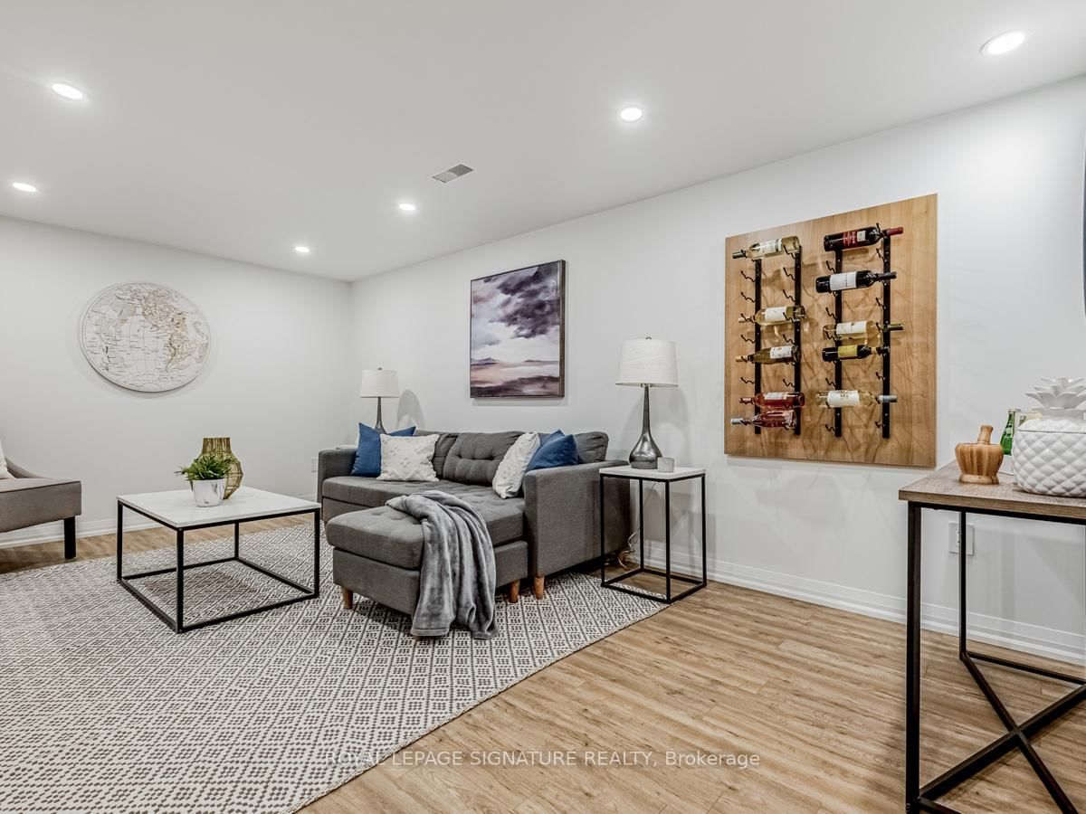 Detached House for sale at 5502 Eaton Avenue, Burlington, Ontario, L7L 3S8 - Appleby - MLS: W12957782