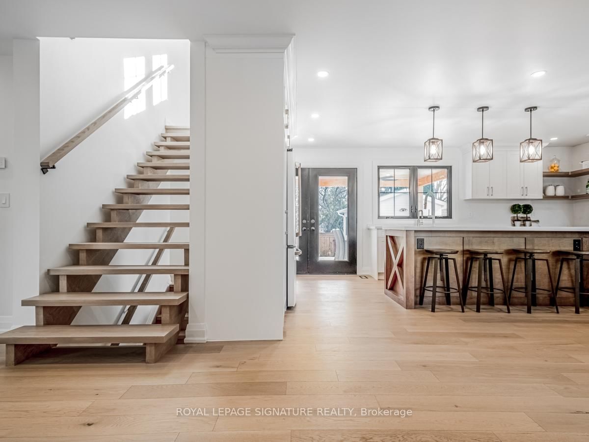 Detached House for sale at 5502 Eaton Avenue, Burlington, Ontario, L7L 3S8 - Appleby - MLS: W12957782