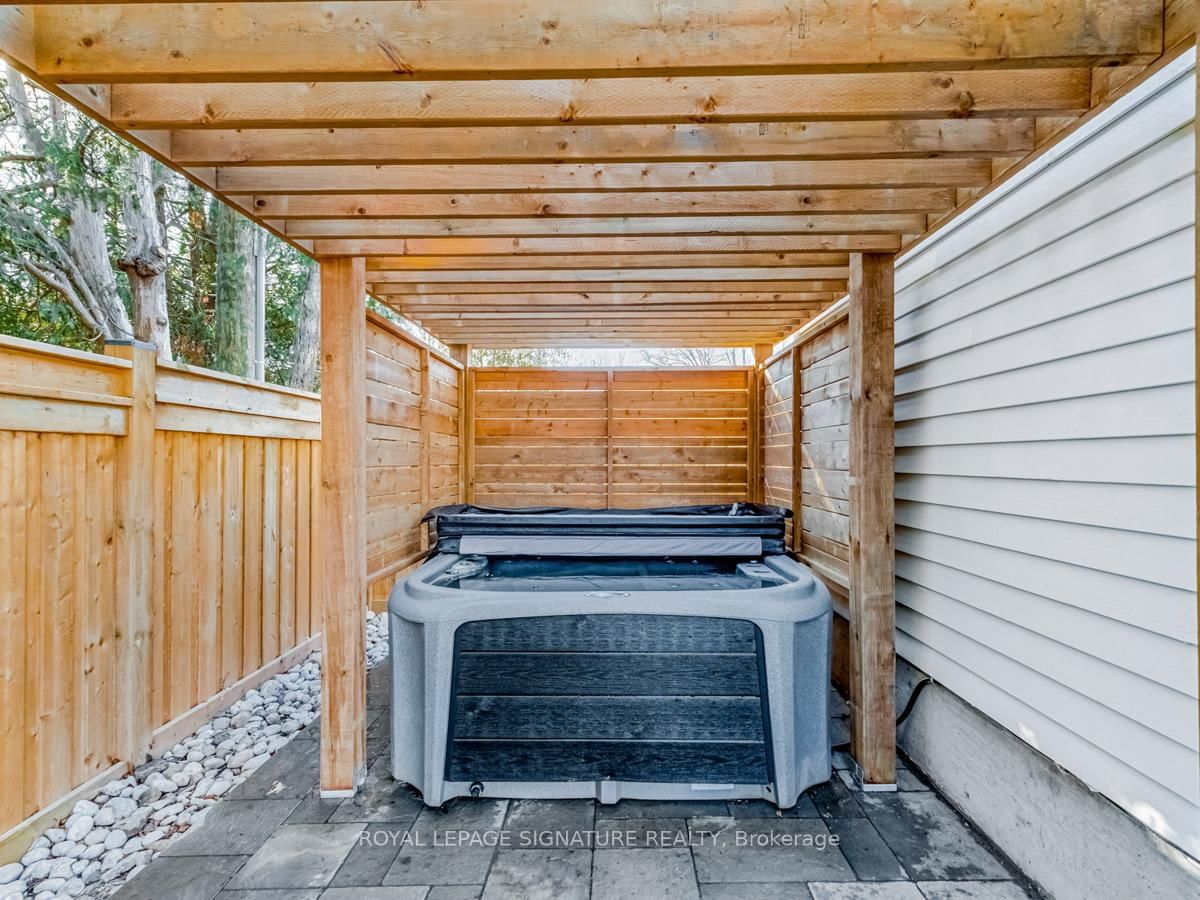 Detached House for sale at 5502 Eaton Avenue, Burlington, Ontario, L7L 3S8 - Appleby - MLS: W12957782