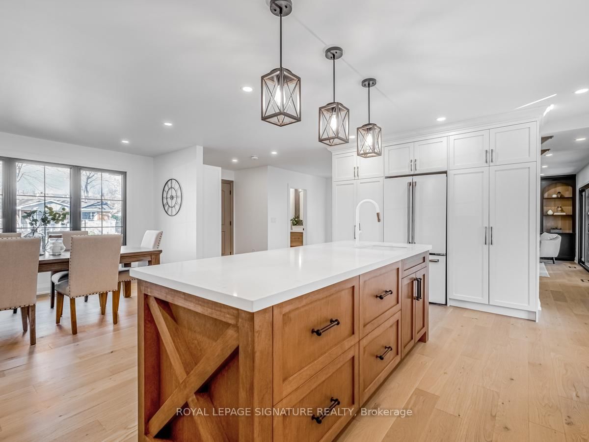 Detached House for sale at 5502 Eaton Avenue, Burlington, Ontario, L7L 3S8 - Appleby - MLS: W12957782