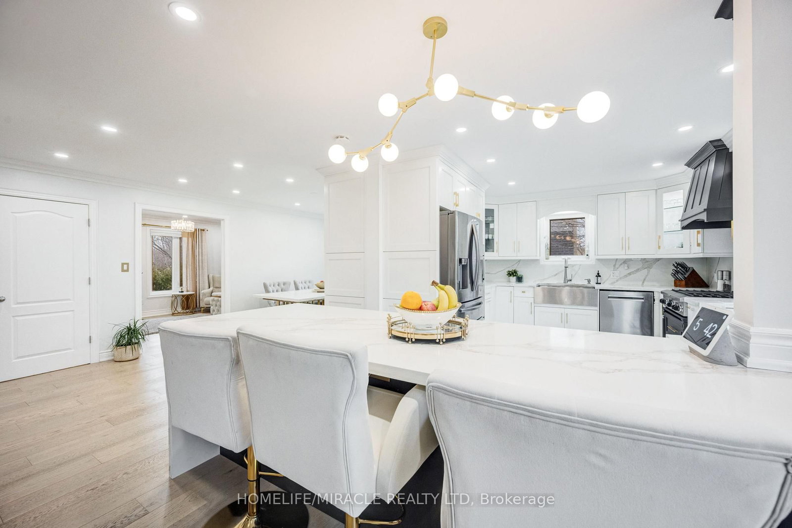 Detached House for sale at 204 Sheraton Court, Oakville, Ontario, L6L 5N3 - Bronte - MLS: W12957796