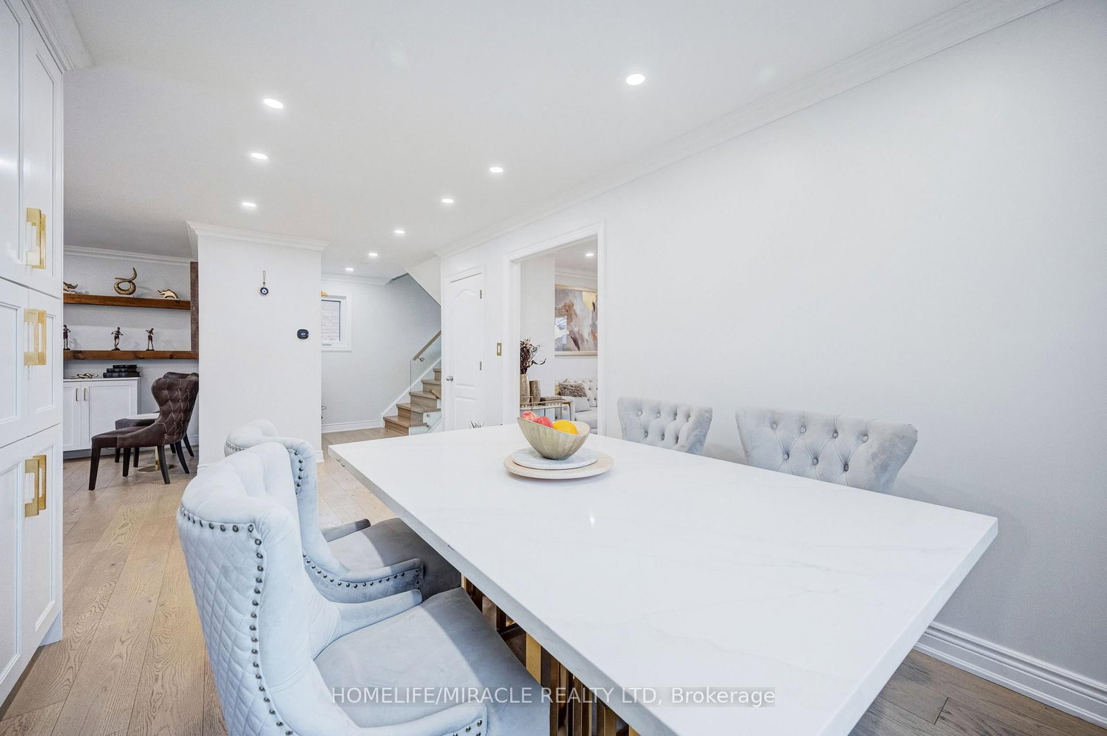 Detached House for sale at 204 Sheraton Court, Oakville, Ontario, L6L 5N3 - Bronte - MLS: W12957796