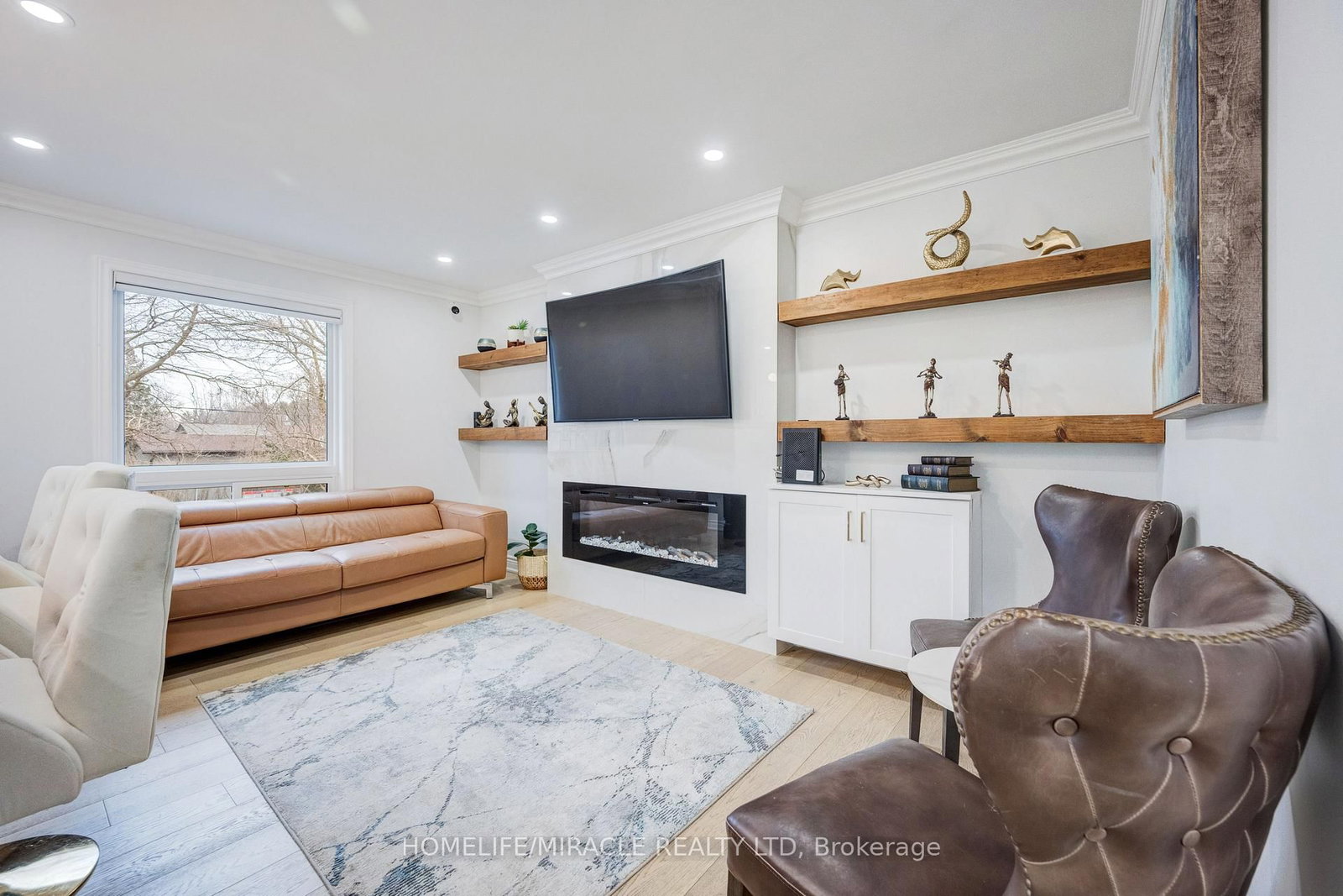 Detached House for sale at 204 Sheraton Court, Oakville, Ontario, L6L 5N3 - Bronte - MLS: W12957796