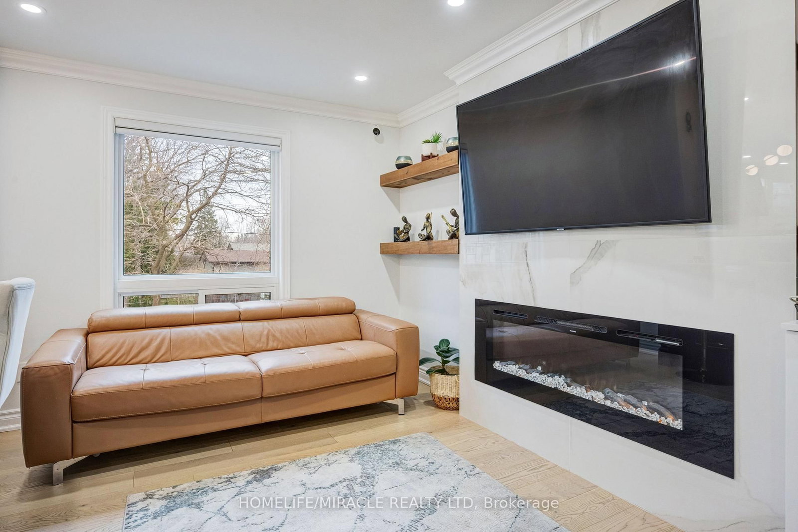 Detached House for sale at 204 Sheraton Court, Oakville, Ontario, L6L 5N3 - Bronte - MLS: W12957796