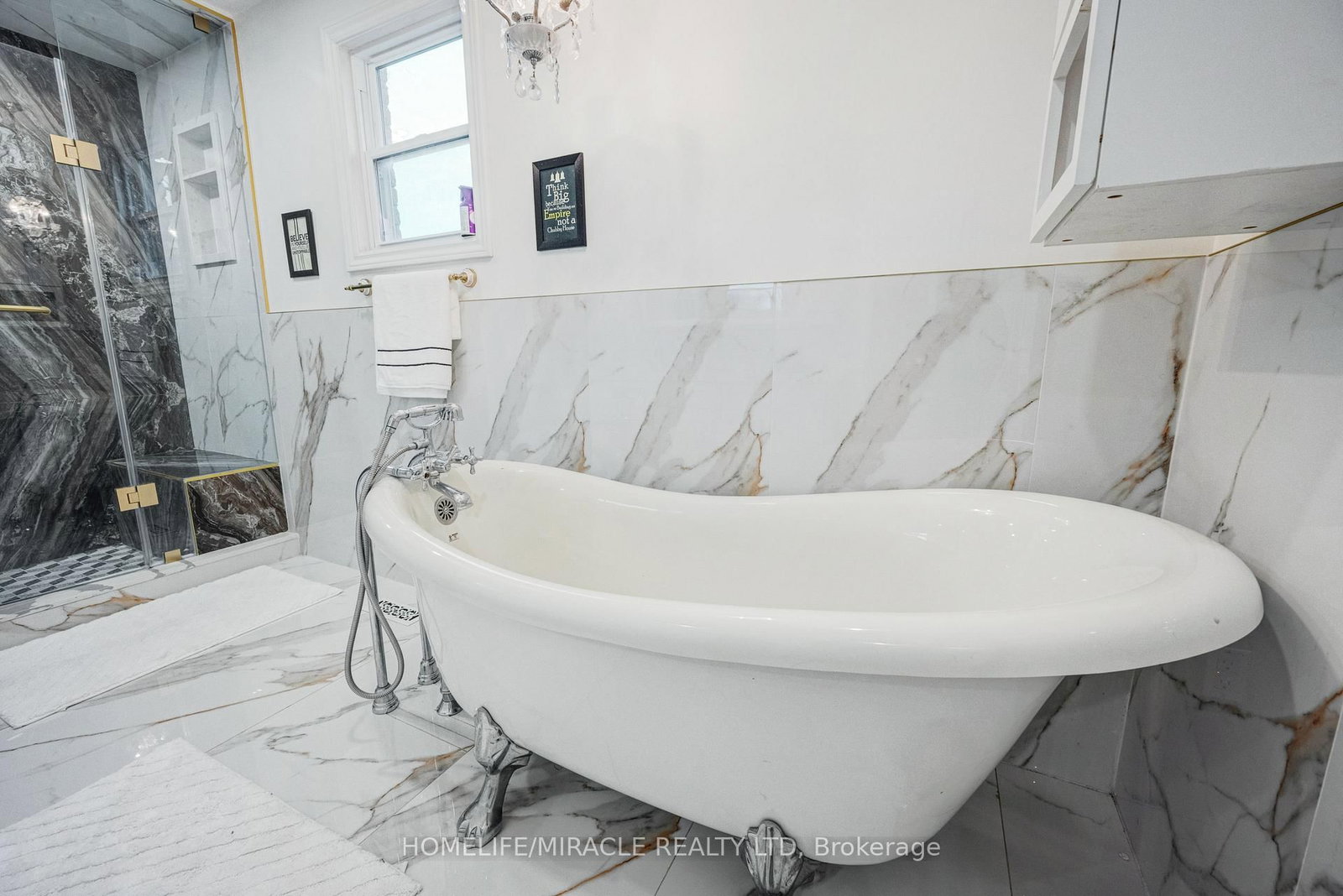 Detached House for sale at 204 Sheraton Court, Oakville, Ontario, L6L 5N3 - Bronte - MLS: W12957796