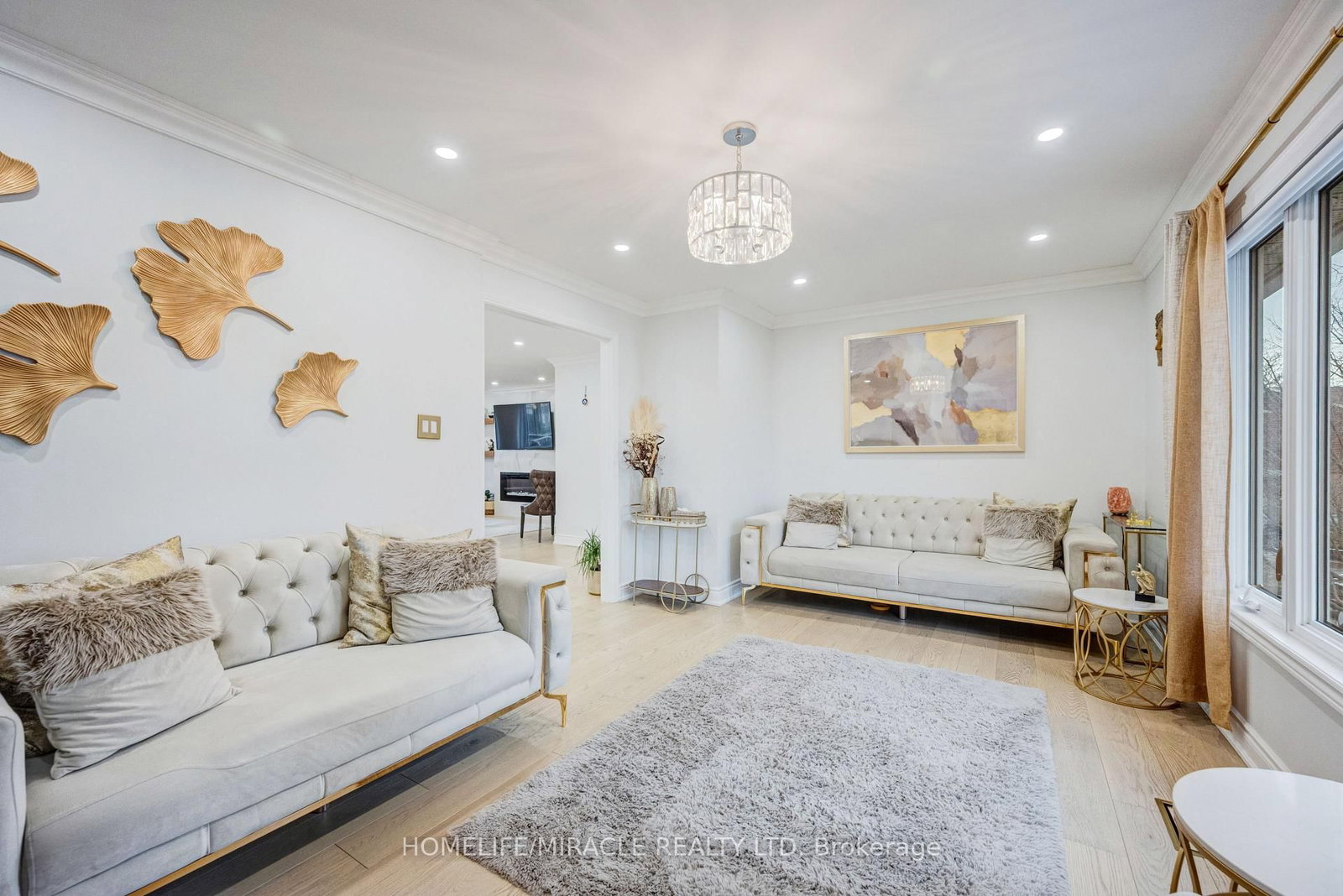 Detached House for sale at 204 Sheraton Court, Oakville, Ontario, L6L 5N3 - Bronte - MLS: W12957796