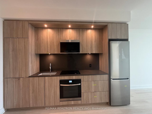 2408 - 60 Central Park Roadway Road W W