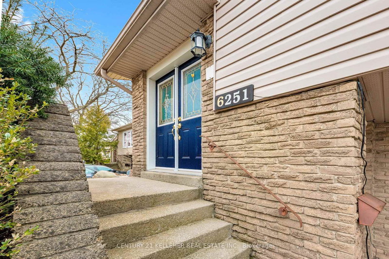 6251 Atherly Cres, Mississauga, L5N 2J1 | Image 3
