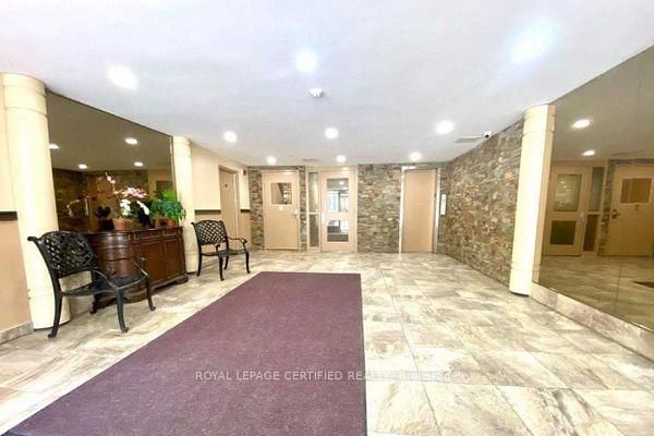 112 - 2095 Roche Crt, Mississauga, L5K 2C8 | Image 2