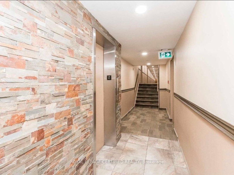 112 - 2095 Roche Crt, Mississauga, L5K 2C8 | Image 3