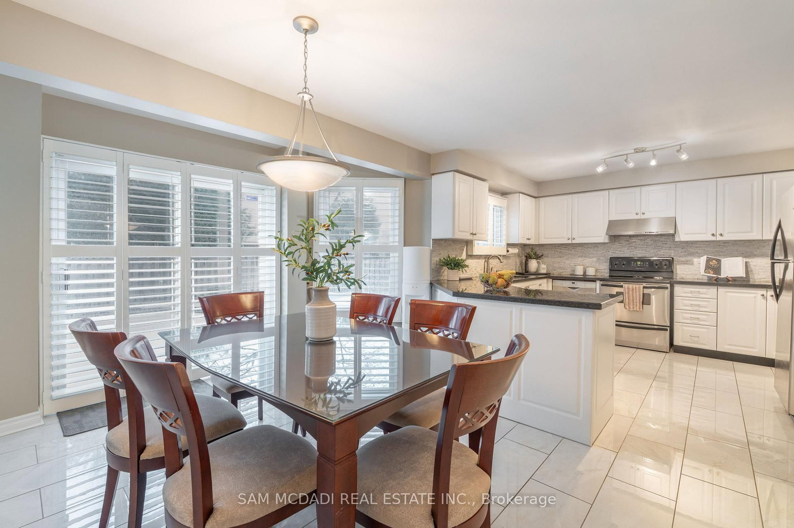 Detached House for sale at 69 Parkside Drive, Brampton, Ontario, L6Y 3A1 - Brampton South - MLS: W12958182