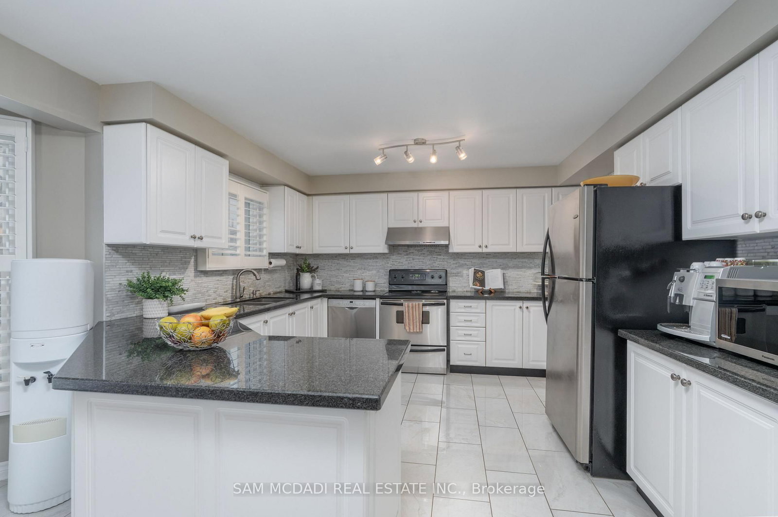 Detached House for sale at 69 Parkside Drive, Brampton, Ontario, L6Y 3A1 - Brampton South - MLS: W12958182