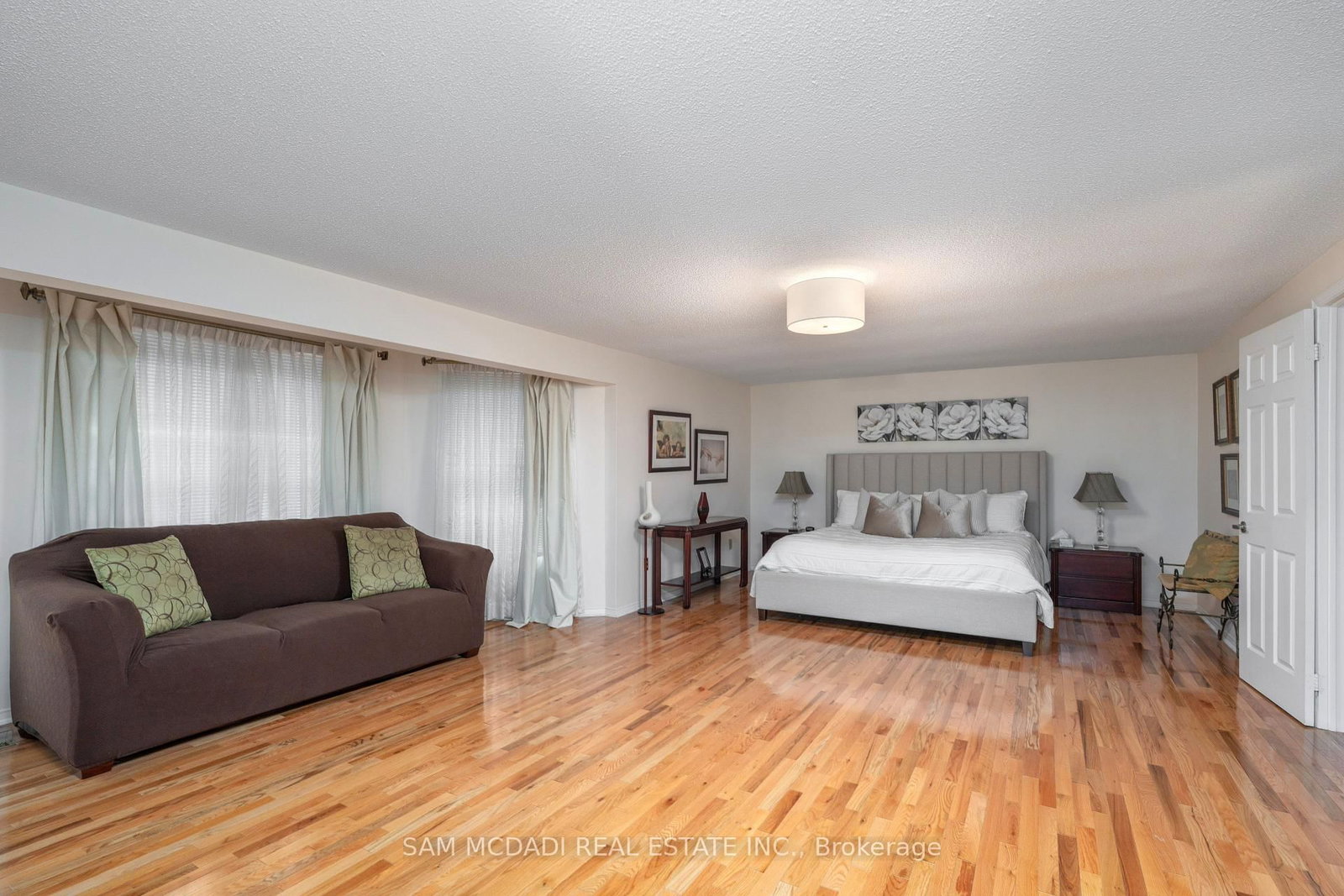 Detached House for sale at 69 Parkside Drive, Brampton, Ontario, L6Y 3A1 - Brampton South - MLS: W12958182