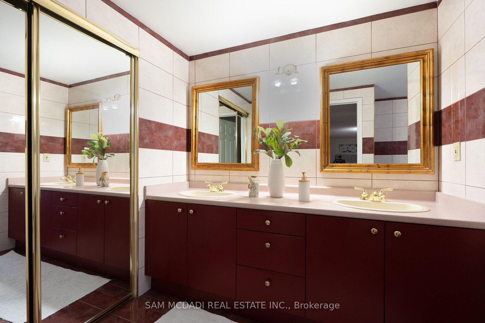 Detached House for sale at 69 Parkside Drive, Brampton, Ontario, L6Y 3A1 - Brampton South - MLS: W12958182