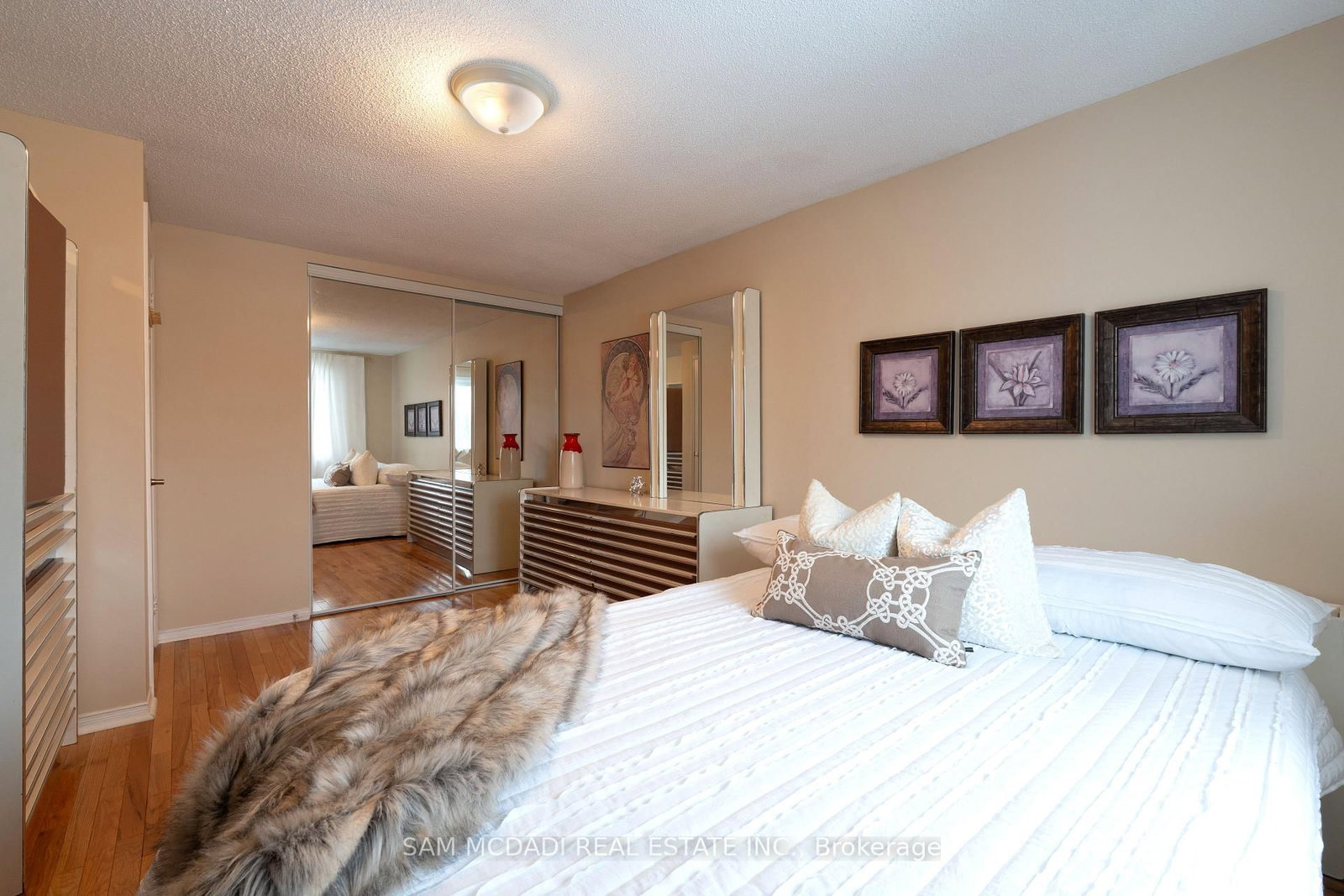 Detached House for sale at 69 Parkside Drive, Brampton, Ontario, L6Y 3A1 - Brampton South - MLS: W12958182