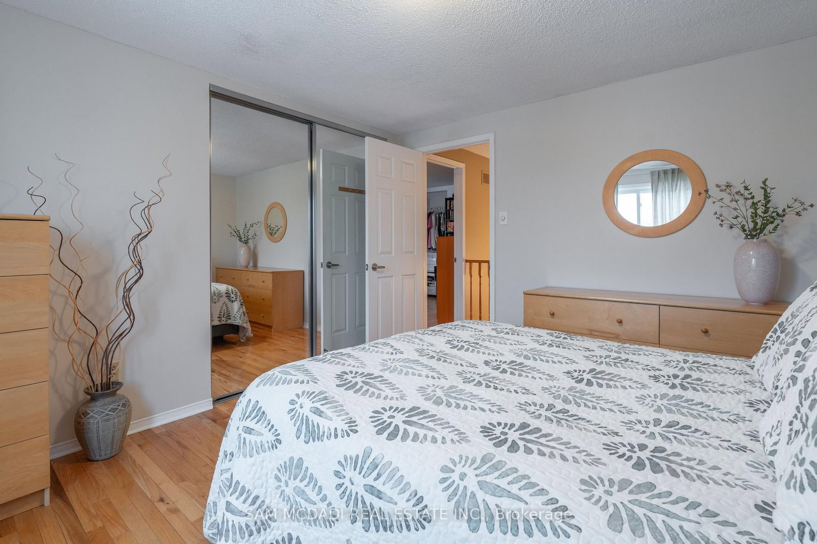 Detached House for sale at 69 Parkside Drive, Brampton, Ontario, L6Y 3A1 - Brampton South - MLS: W12958182