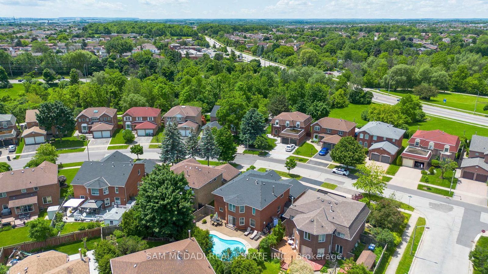 Detached House for sale at 69 Parkside Drive, Brampton, Ontario, L6Y 3A1 - Brampton South - MLS: W12958182