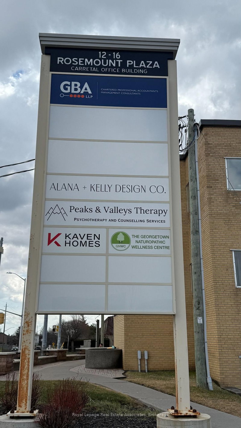 205 - 16 Mountainview Rd S, Halton Hills, L7G 4K3 | Image 3