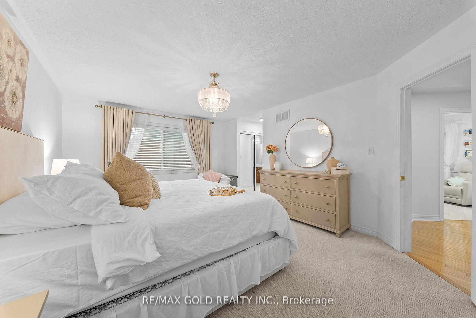 Detached House for sale at 36 Ocean Ridge Drive, Brampton, Ontario, L6R 3K5 - Sandringham-Wellington - MLS: W12958412